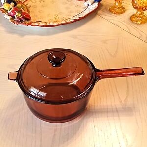Vintage Corningware VISION/PYREX Amber Glass Cooking Pan With Lid. 2.5 Liters.